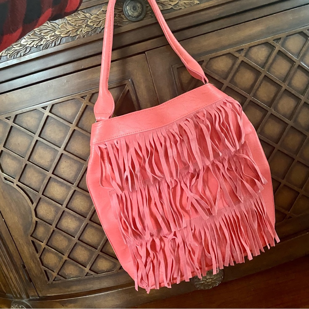 No brand bags / Pink Fringe.